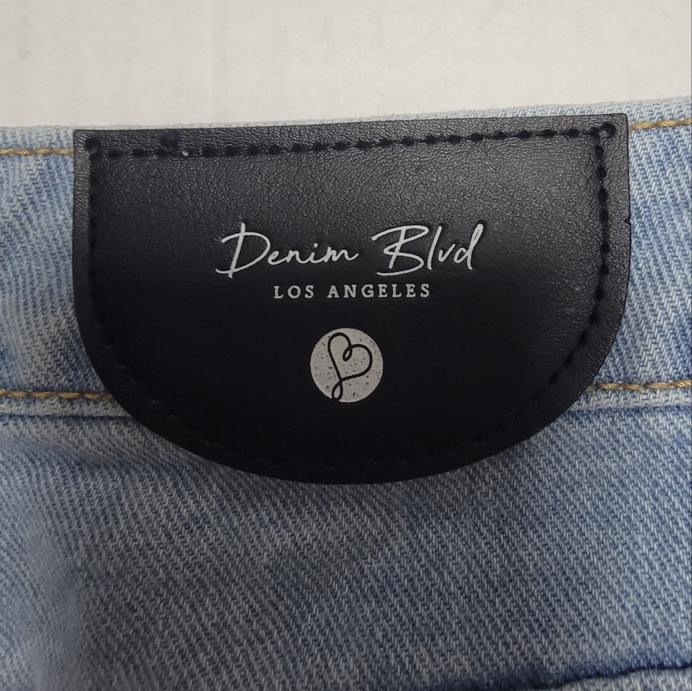 DENIM BLVD High Rise Ripped Mom Jeans - Picture 7 of 15